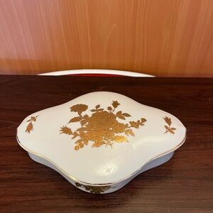 Vintage Hand-painted Porcelain White & Gold Roses Trinket Box